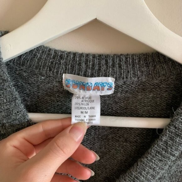 Vintage Colour Blocked Grey and White V-Neck Sweater Size Medium - Picture 5 of 8